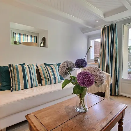 Holiday home Roz Vallee 2
